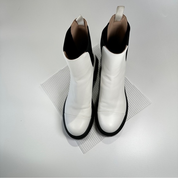 Stuart Weitzman Lug Sole Chelsea Boots White Leather Size 8 - Picture 7 of 10